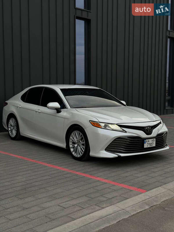 Седан Toyota Camry 2017 в Первомайську