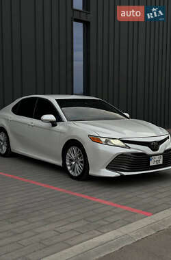 Седан Toyota Camry 2017 в 