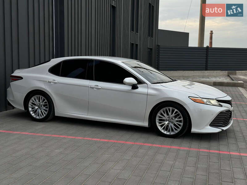 Седан Toyota Camry 2017 в Первомайську