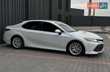 Седан Toyota Camry 2017 в 