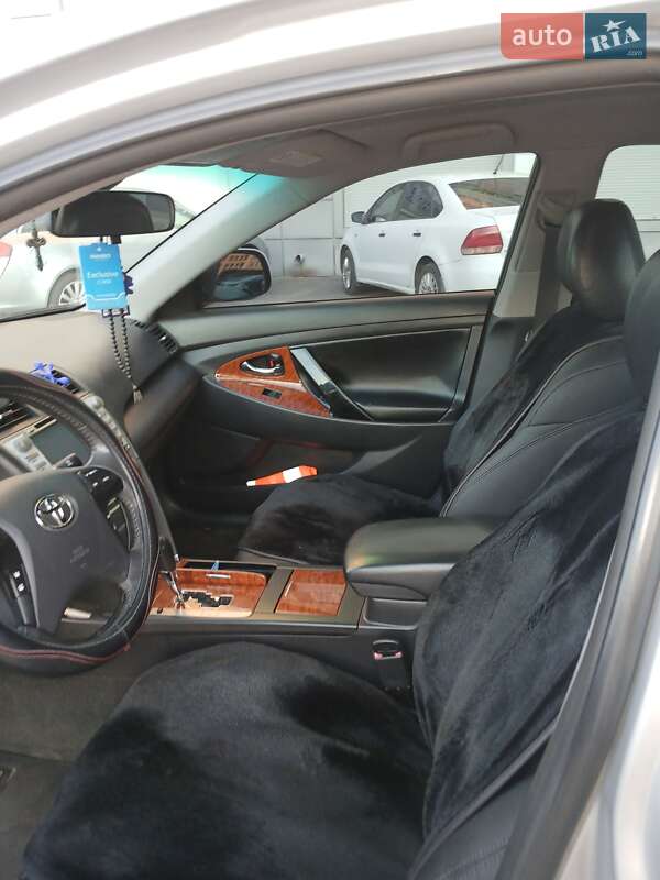 Седан Toyota Camry 2008 в Чернигове