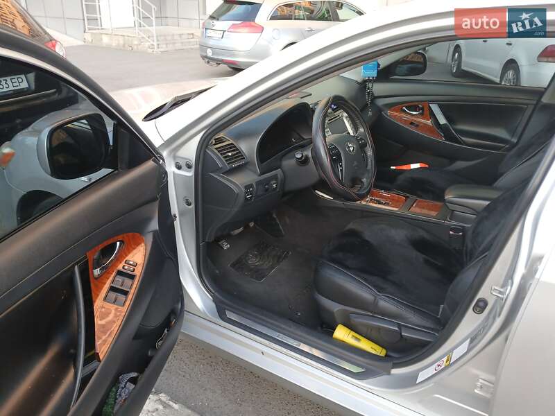 Седан Toyota Camry 2008 в Чернигове