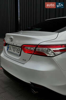 Седан Toyota Camry 2017 в 