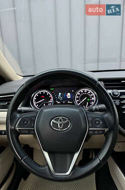 Седан Toyota Camry 2017 в 