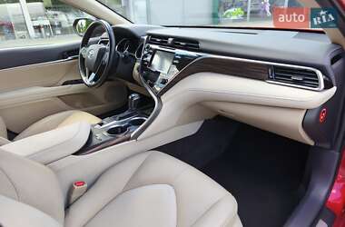 Седан Toyota Camry 2018 в 