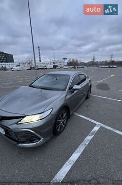 Седан Toyota Camry 2021 в 