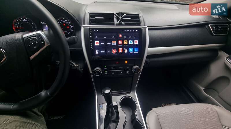 Седан Toyota Camry 2015 в Киеве