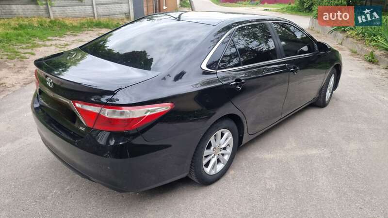 Седан Toyota Camry 2015 в Киеве