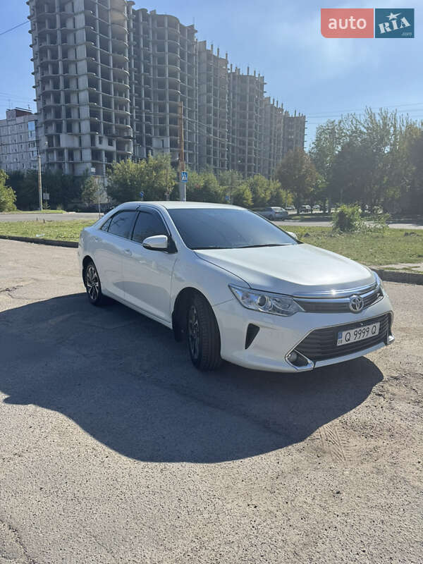 Седан Toyota Camry 2014 в Запорожье