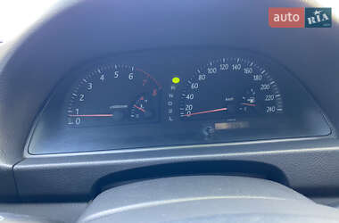 Седан Toyota Camry 2004 в 