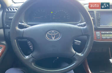 Седан Toyota Camry 2004 в 