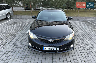 Седан Toyota Camry 2013 в 