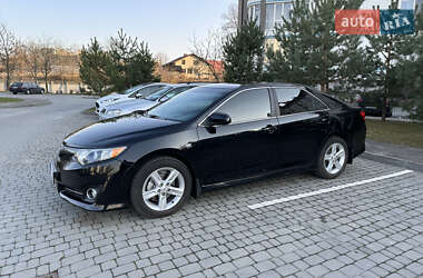 Седан Toyota Camry 2013 в 