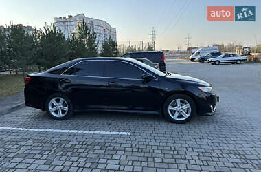Седан Toyota Camry 2013 в 