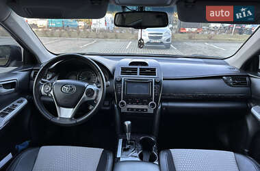 Седан Toyota Camry 2013 в 