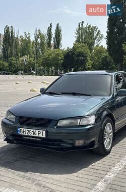 Седан Toyota Camry 1997 в 