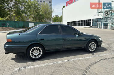 Седан Toyota Camry 1997 в 