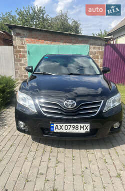 Седан Toyota Camry 2010 в Харкові