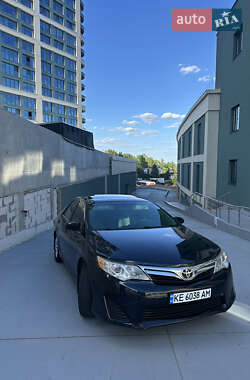 Седан Toyota Camry 2013 в 