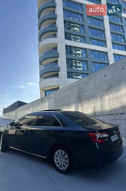 Седан Toyota Camry 2013 в 