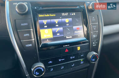 Седан Toyota Camry 2015 в 