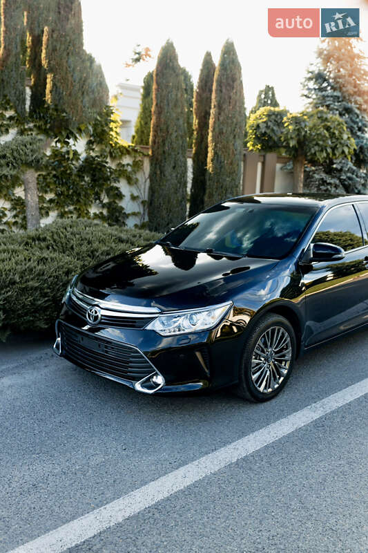 Седан Toyota Camry 2014 в Дніпрі