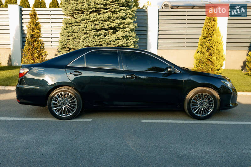 Седан Toyota Camry 2014 в Дніпрі