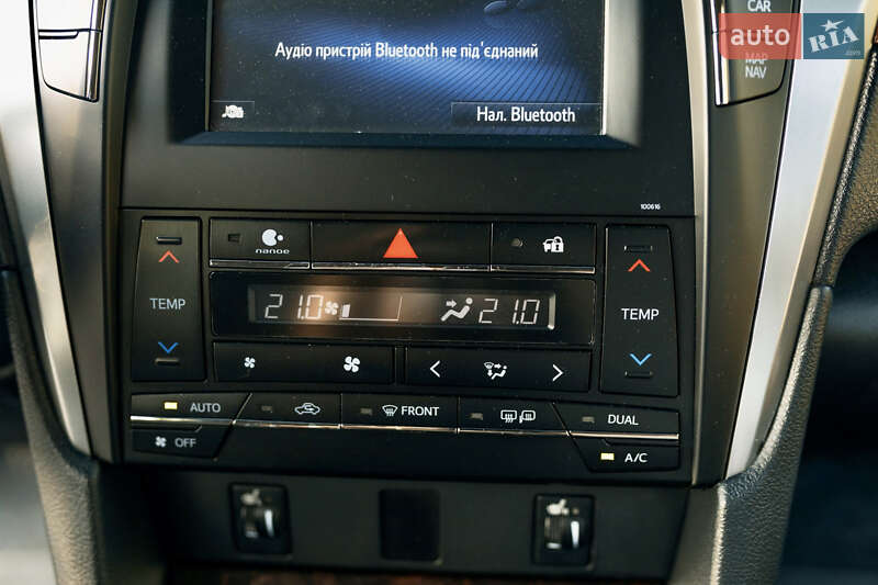 Седан Toyota Camry 2014 в Дніпрі