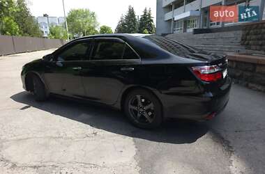 Седан Toyota Camry 2015 в 