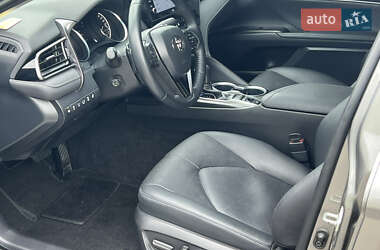Седан Toyota Camry 2023 в 