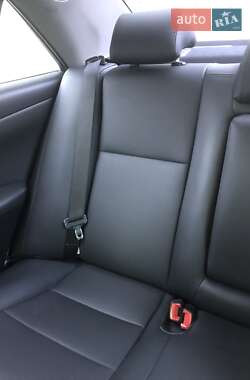 Седан Toyota Camry 2014 в 
