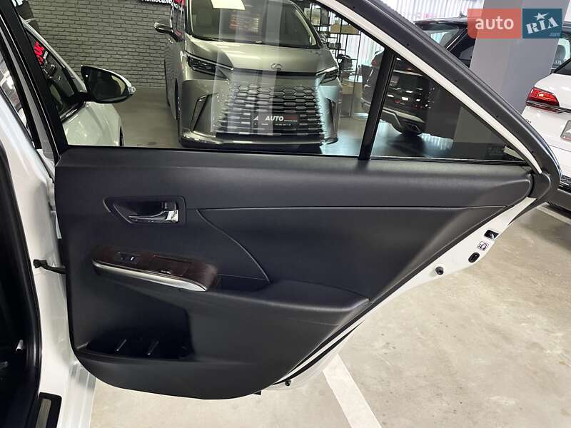 Седан Toyota Camry 2017 в Львові