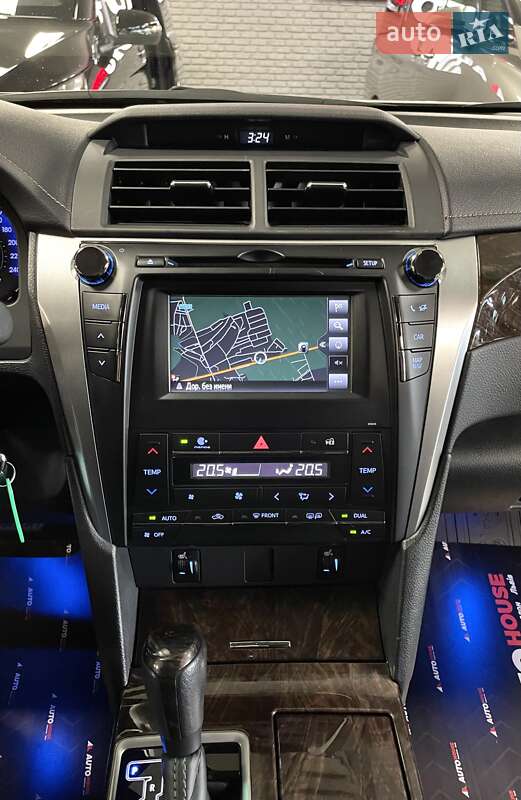 Седан Toyota Camry 2017 в Львові