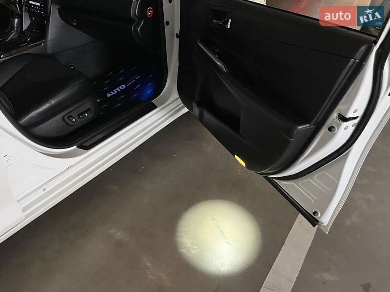 Седан Toyota Camry 2017 в Львові