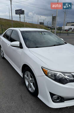 Седан Toyota Camry 2012 в 