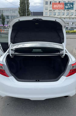 Седан Toyota Camry 2012 в 