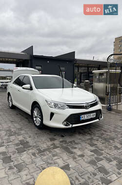 Седан Toyota Camry 2014 в Кривом Роге