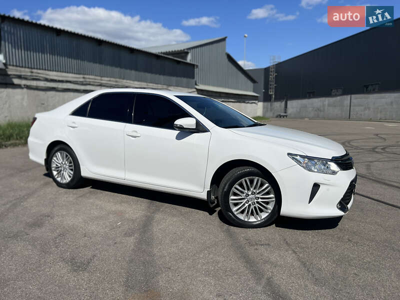 Toyota Camry 2016