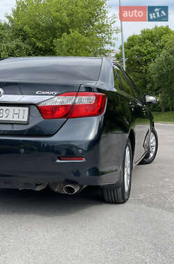 Седан Toyota Camry 2013 в 