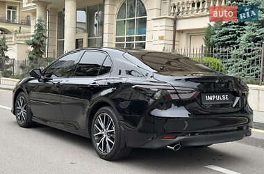 Седан Toyota Camry 2024 в 