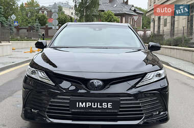 Седан Toyota Camry 2024 в 