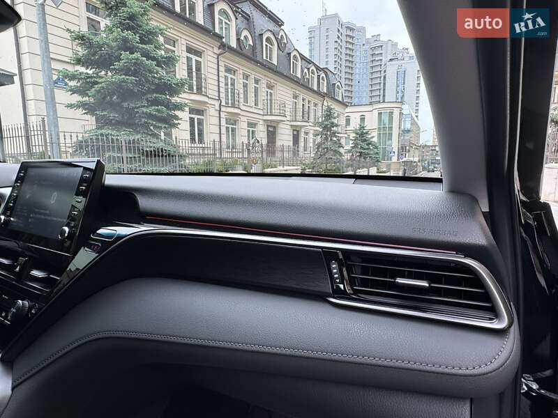 Седан Toyota Camry 2024 в Киеве