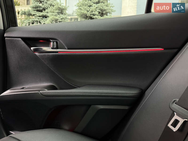 Седан Toyota Camry 2024 в Киеве
