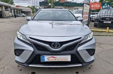 Седан Toyota Camry 2018 в 