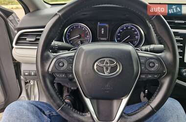 Седан Toyota Camry 2018 в 