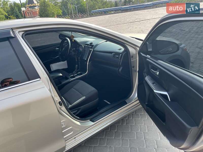 Седан Toyota Camry 2016 в Харкові