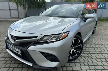 Седан Toyota Camry 2017 в 