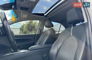 Седан Toyota Camry 2017 в 