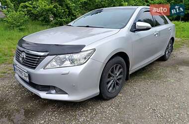 Седан Toyota Camry 2012 в Киеве