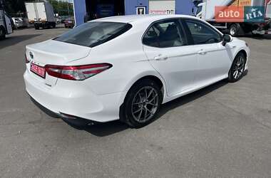 Седан Toyota Camry 2019 в 